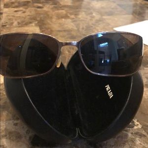 💥💥Prada Sunglasses and sunglasses case 💥💥